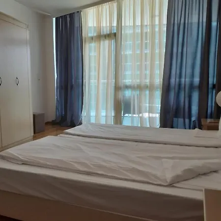 Apartment Апартамент Приморско